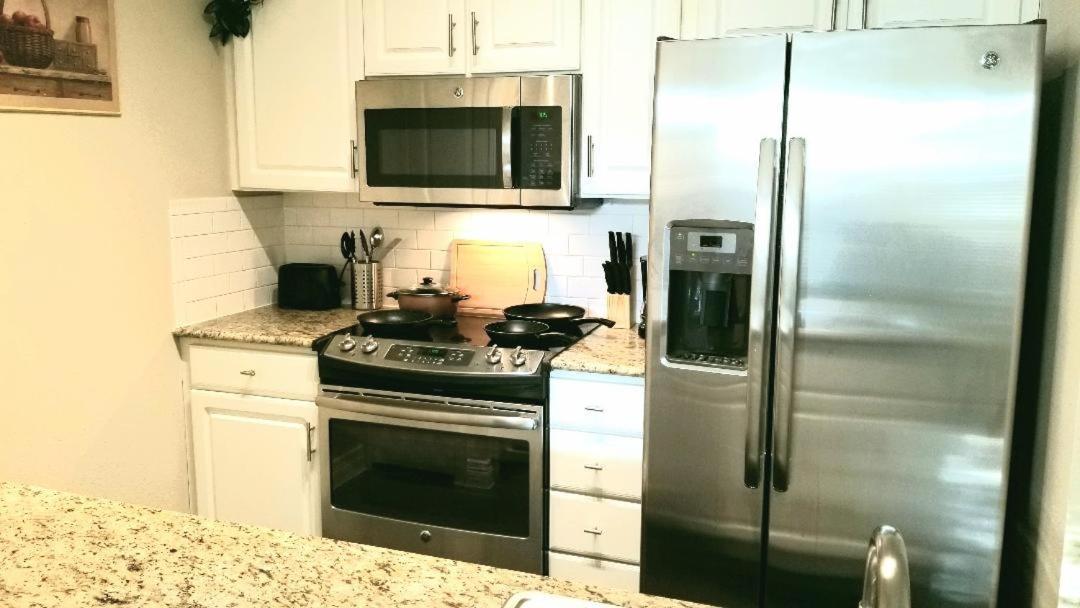 Daire Roomy Downtown Abode