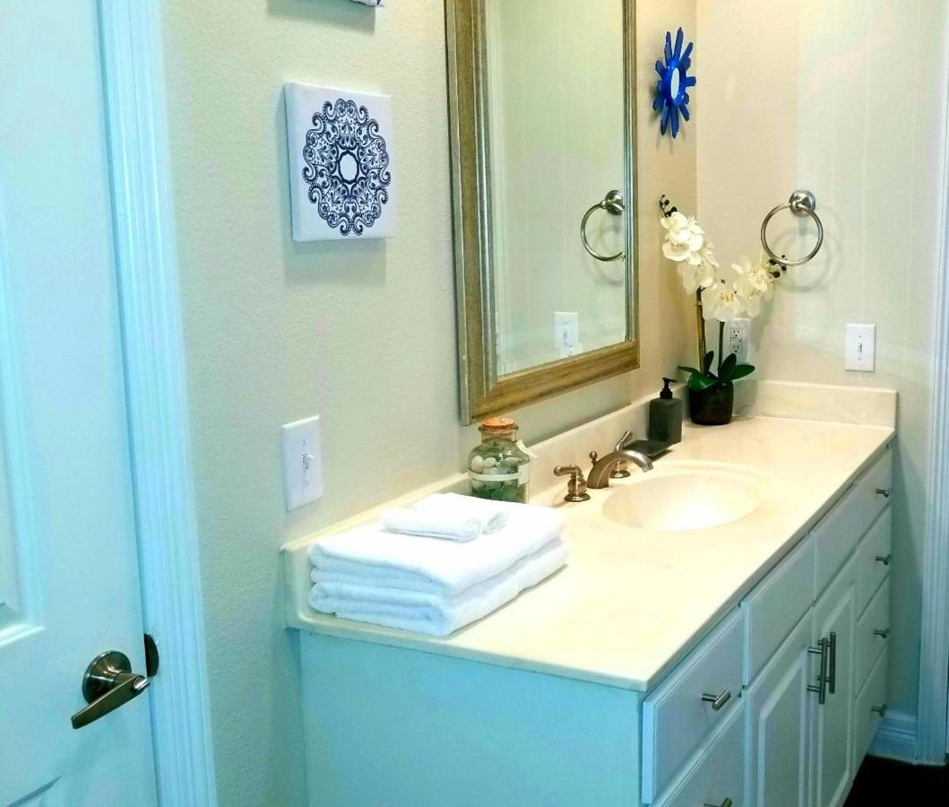 Daire Roomy Downtown Abode